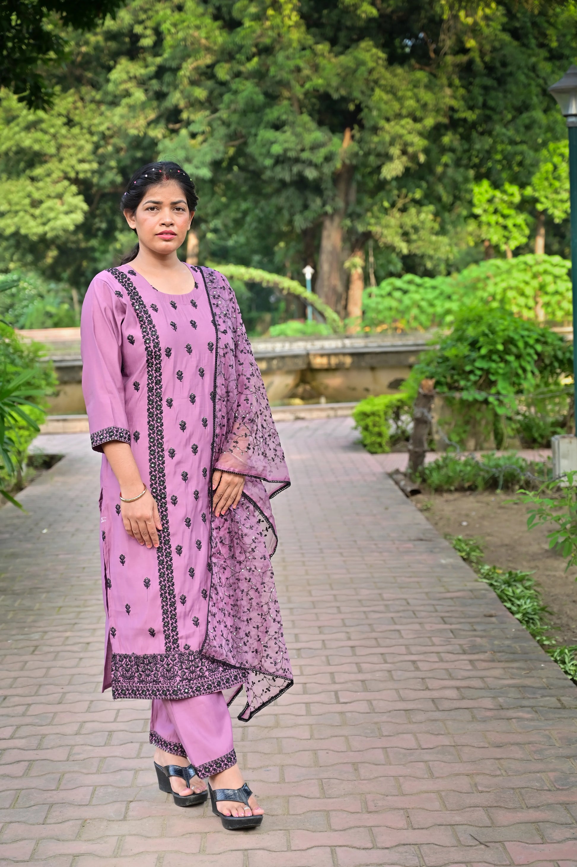 Lavender Roman Silk kurta pant set with black intricate embroidery