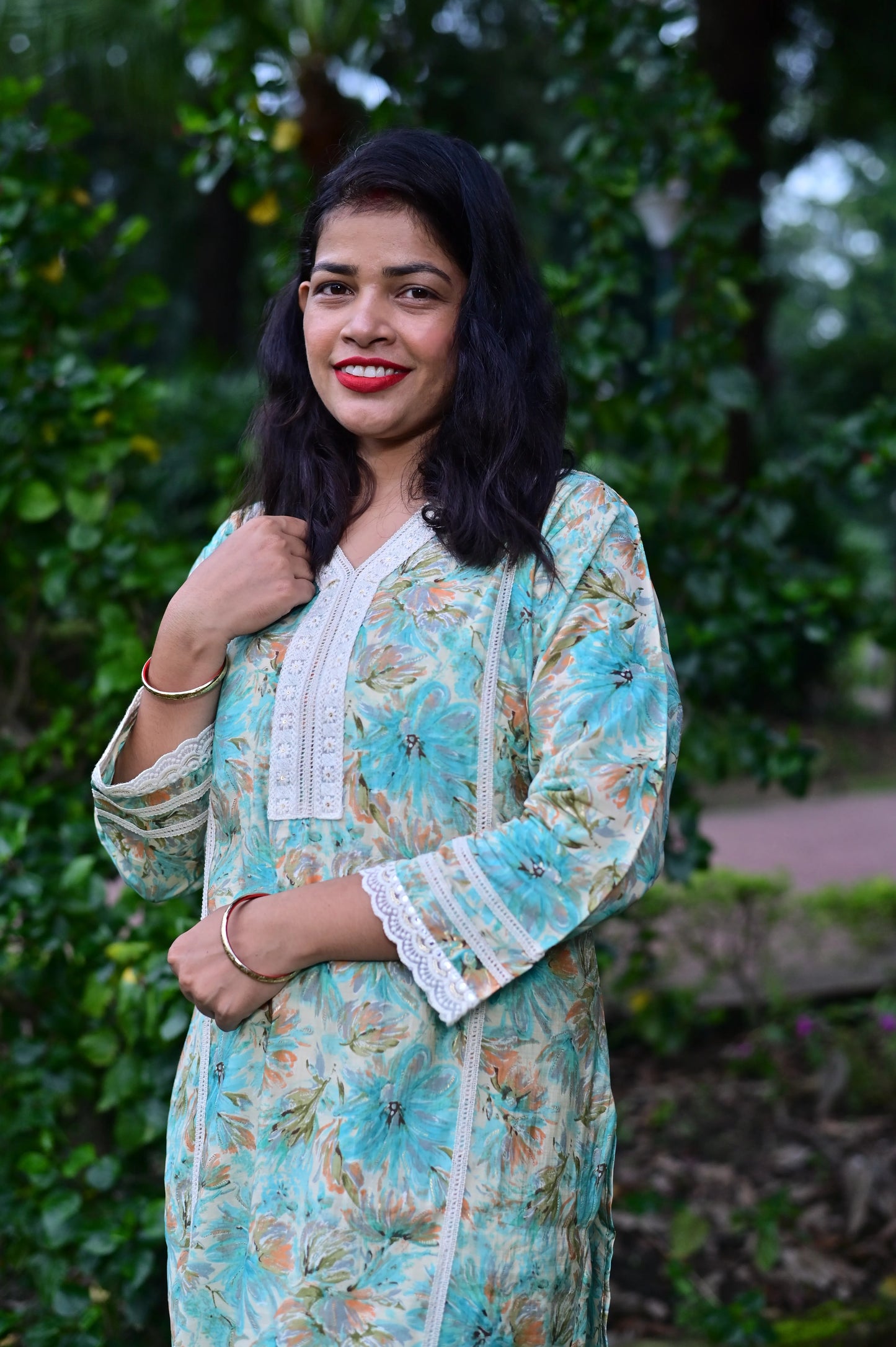 Tranquil teal bloom floral printed Roman Silk kurta set for casual wear closeup