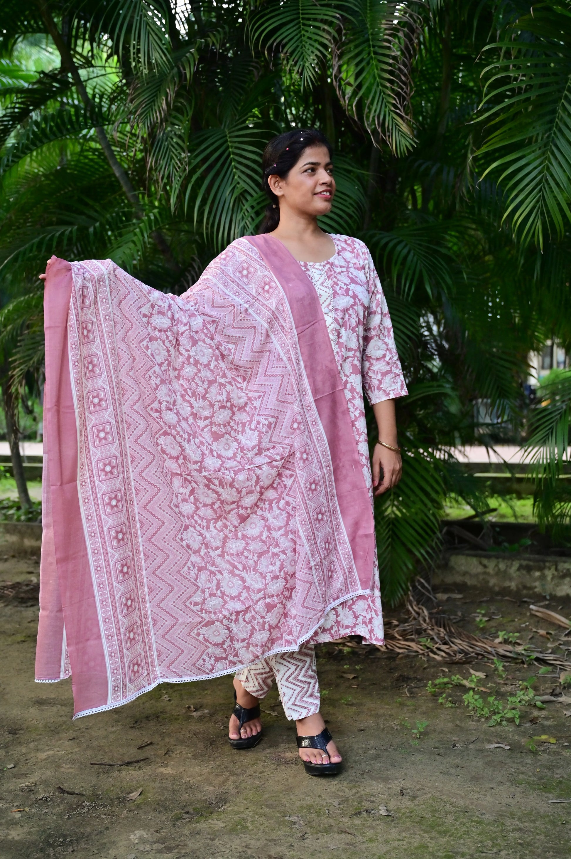 dusty rose floral printed kurta with dupatta.